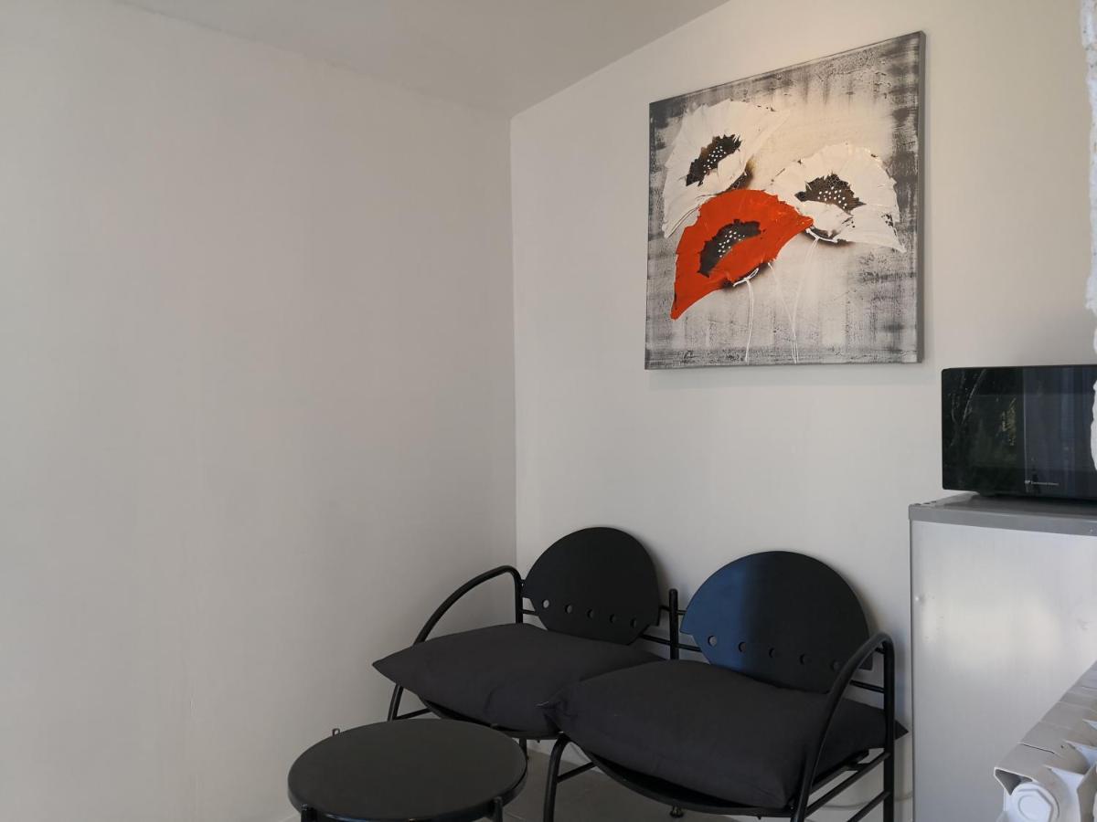 La Petite Maison De Lingling Mornas Zewnętrze zdjęcie