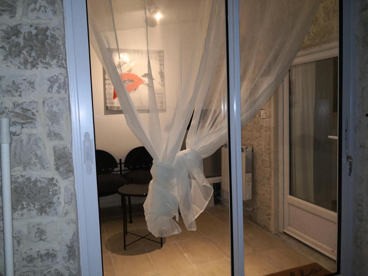 La Petite Maison De Lingling Mornas Zewnętrze zdjęcie